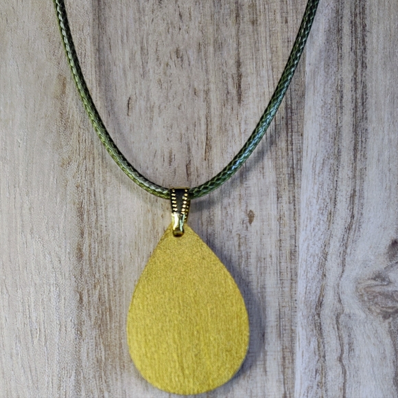 Necklace - Picture 3 of 3